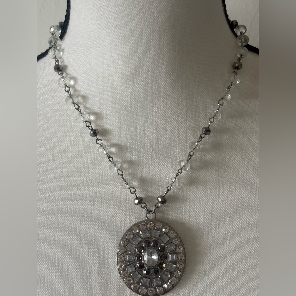 Elegant Silver Crystal Pendant Necklace